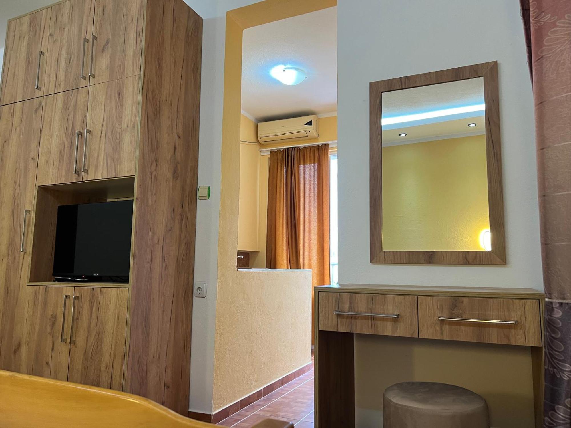 Apartments Fat E Jet - Pool & Breakfast Ulcinj Exterior photo